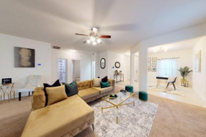 Cozy and Relaxing 3/2 bd rm home~4mi~IAH Airport